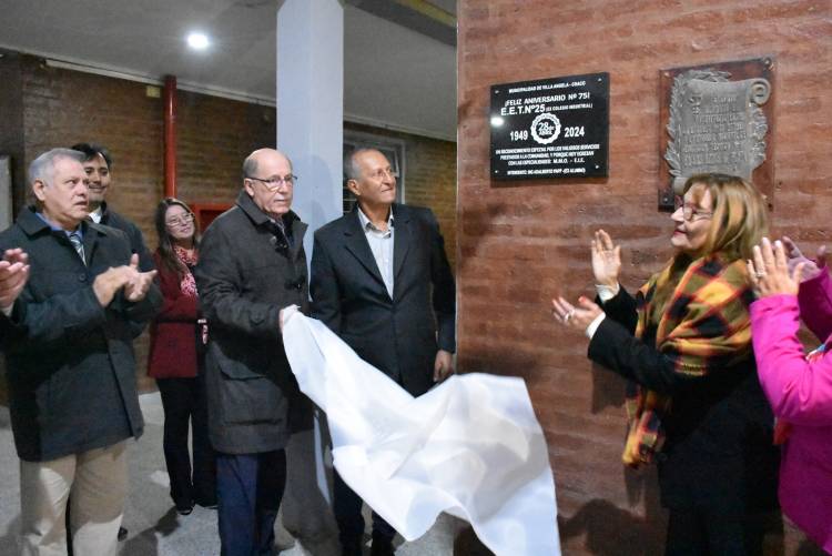 VILLA ÁNGELA CELEBRÓ EL 75º ANIVERSARIO DE LA E.E.T N° 25 "EX COLEGIO INDUSTRIAL"