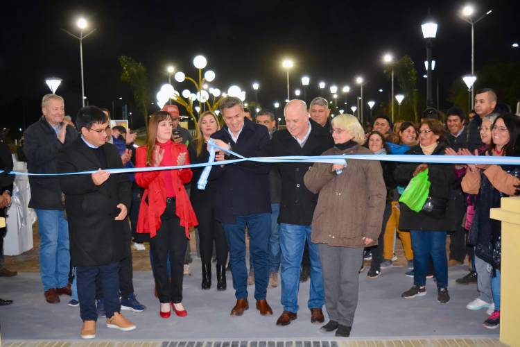 CAMPO LARGO: EL GOBERNADOR ZDERO ACOMPAÑÓ HOY EL 103° ANIVERSARIO DE LA LOCALIDAD