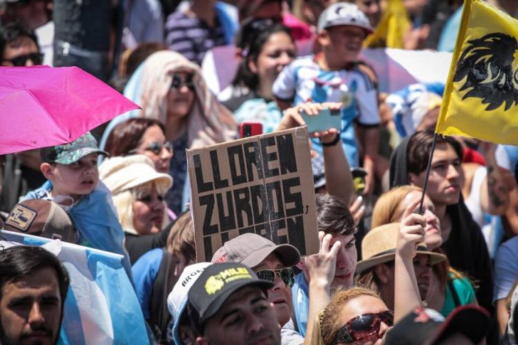 CRUZAN A MILEI POR VINCULAR A LA IZQUIERDA CON EL ATENTADO A TRUMP