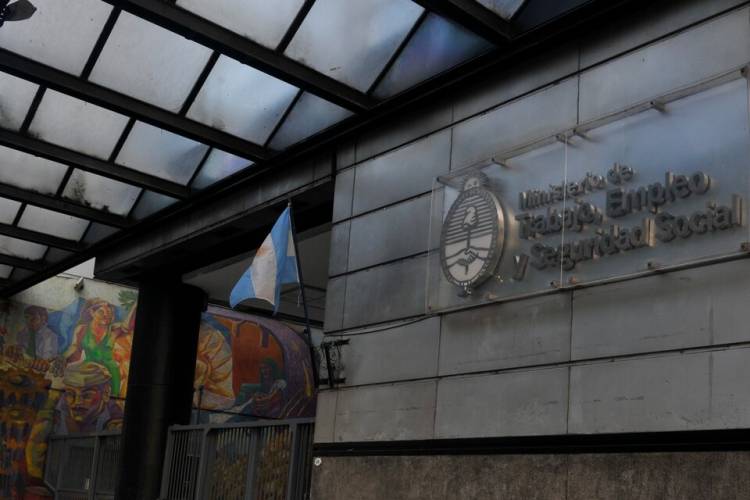 POR UN SALARIO NO TAN MÍNIMO