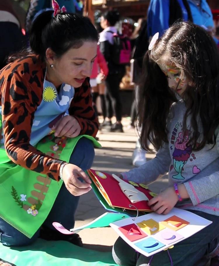 EDUCACIÓN EN LA BIENAL: LOS MÁS CHIQUITOS DISFRUTARON DE UNA DIVERTIDA PROPUESTA DE LECTURA