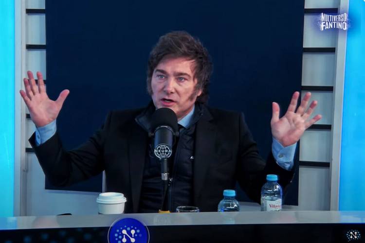 UN MILEI, SACADO POR LA CRISIS, CONTRA EL BANCO MACRO, EL FMI, MASSA, KICILLOF, CFK, ECONOMISTAS Y LOS POLÍTICOS