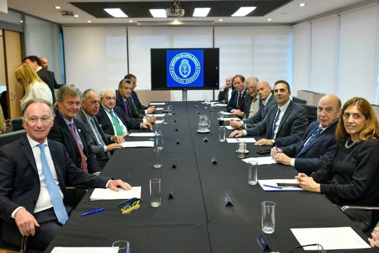 EMPUJÓN EMPRESARIO POR LA PRECARIZACIÓN LABORAL