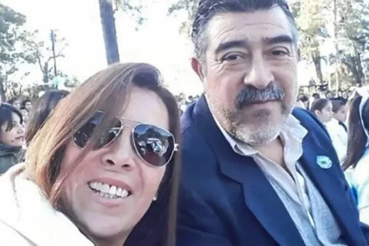 "ESTAMOS HASTA LAS MANOS"
