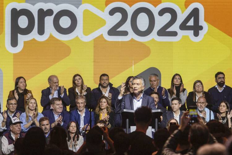 MACRI EN LA BOCA, APUNTÓ CONTRA EL "ENTORNO" DE MILEI, PIDIÓ ESPACIOS Y LO APURÓ