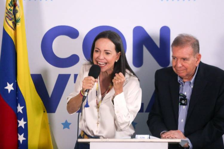 VENEZUELA: ABREN UNA INVESTIGACIÓN CONTRA MACHADO Y GONZÁLEZ POR "INSTIGAR A LA INSURRECCIÓN"
