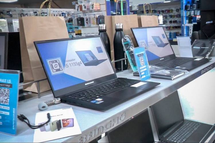 CAÍDA DEL 50 POR CIENTO EN VENTAS DE INFORMÁTICA