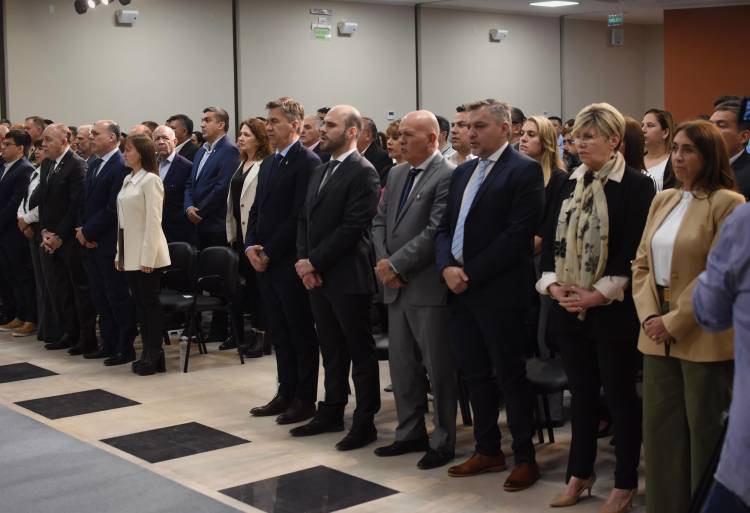 ”ABRACEMOS LOS VALORES DE LA LIBERTAD, LA EDUCACIÓN Y LA INDEPENDENCIA QUE NOS DEJÓ EL PADRE DE LA PATRIA” DIJO EL GOBERNADOR ZDERO