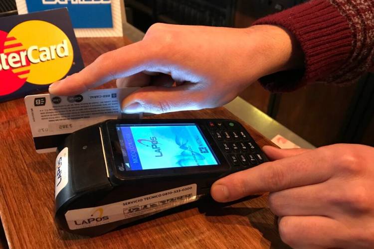 COBROS CON TARJETA: UN ALIVIO PARA LOS COMERCIANTES