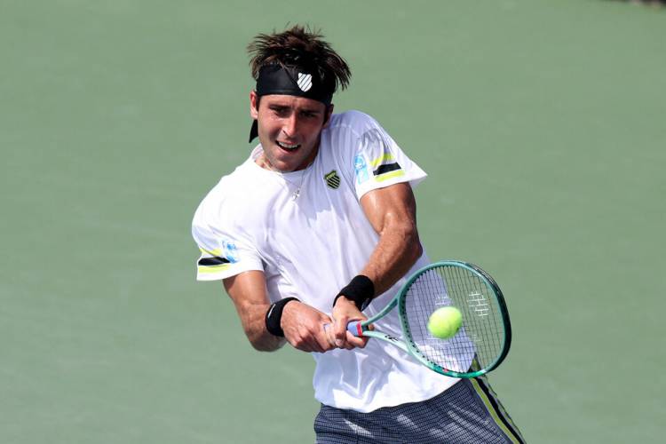 US OPEN: A PESAR DE LOS VÓMITOS, ETCHEVERRY SE QUEDÓ CON EL DUELO DE ARGENTINOS