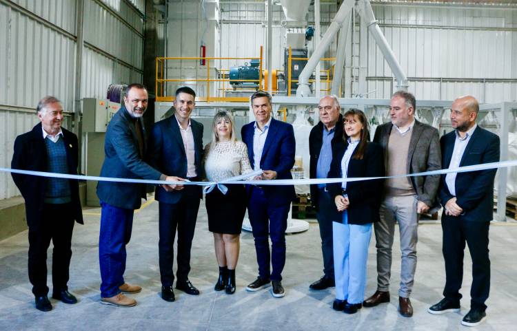 DÍA DE LA INDUSTRIA: ZDERO INAUGURÓ LA AMPLIACIÓN DE LA PLANTA DE OVNI Y ENTREGÓ PROMOCIONES INDUSTRIALES