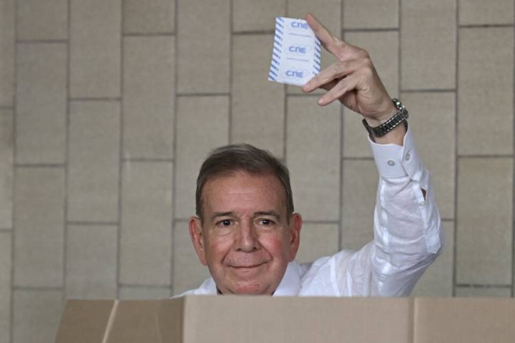 VENEZUELA: LA JUSTICIA EMITIÓ UNA ORDEN DE CAPTURA CONTRA GONZÁLEZ URRUTIA