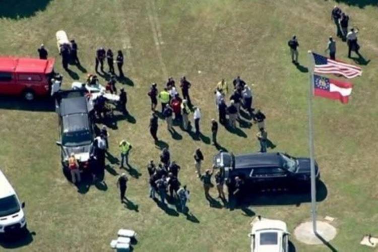 TIROTEO EN UNA SECUNDARIA DE ESTADOS UNIDOS: HAY "AL MENOS CUATRO MUERTOS"