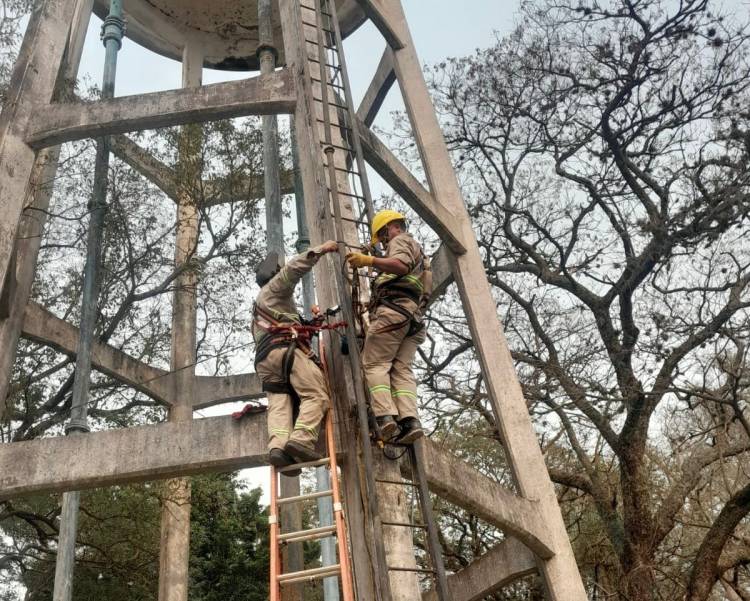 PESCA DEL DORADO: SAMEEP TRABAJA PARA GARANTIZAR EL ACCESO AL AGUA POTABLE EN LA ISLA DEL CERRITO