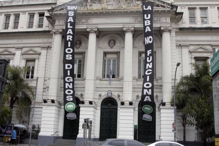 EN SU SEGUNDO DÍA, EL PARO UNIVERSITARIO NACIONAL MOVILIZA AL CONGRESO