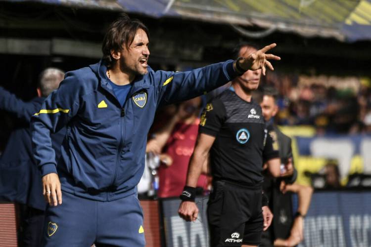 BOCA JUNIORS: EL TÉCNICO MARTÍNEZ SE IRÍA ESTA SEMANA
