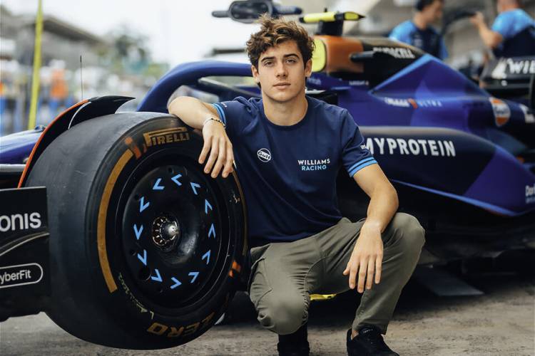 COLAPINTO SE QUEDA EN EUROPA PARA SEGUIR CON SU PREPARACIÓN