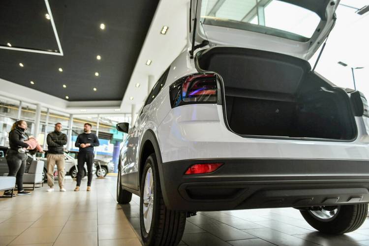 RECUPERACIÓN EN VENTAS DE AUTOS Y MOTOS
