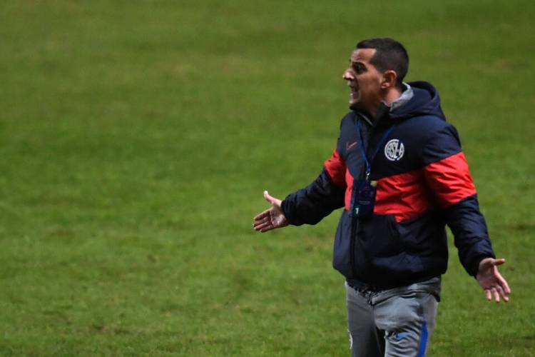 ROMAGNOLI RENUNCIÓ COMO DT DE SAN LORENZO