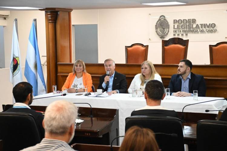 LA LEGISLATURA RECONOCIÓ A LOS DEPORTISTAS PARAOLÍMPICOS ÁNGEL DELDO Y  DANIELA GIMÉNEZ POR SU Y A DESOCHA POR SU COMPROMISO Y LABOR