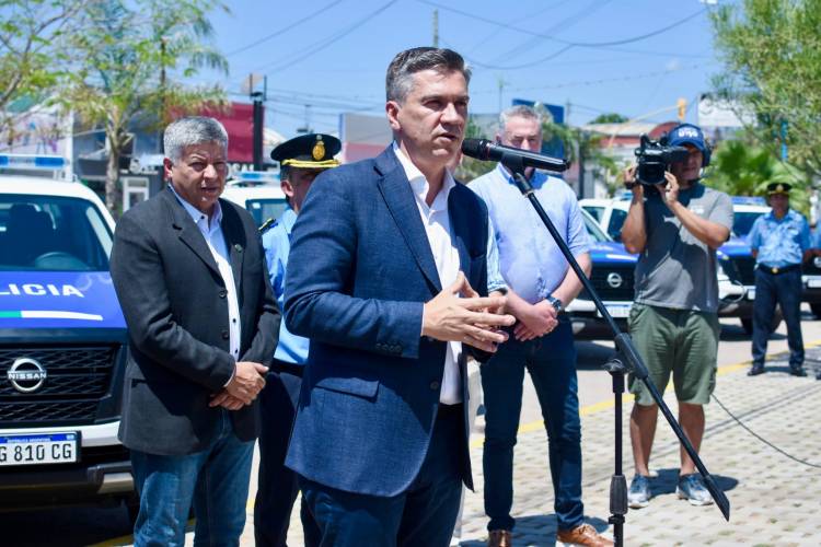 CASTELLI: EL GOBERNADOR ZDERO ENTREGÓ NUEVOS PATRULLEROS PARA EL IMPENETRABLE CHAQUEÑO