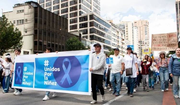 LAS CALLES DE COLOMBIA SE LLENAN DE MARCHAS CONTRA LA NORMA PARA EL ‘CAMBIO DE SEXO’ EN MENORES