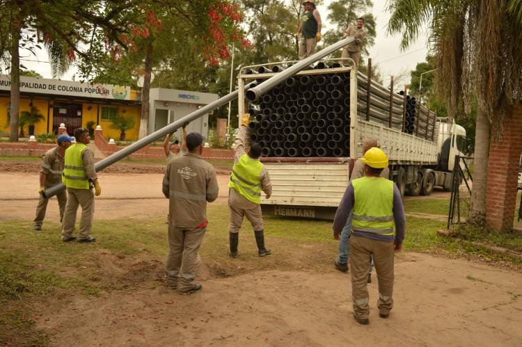 HISTÓRICO: A PASO FIRME EL GOBIERNO PROVINCIAL AVANZA CON LA INSTALACIÓN DE RED DE AGUA POTABLE EN COLONIA POPULAR