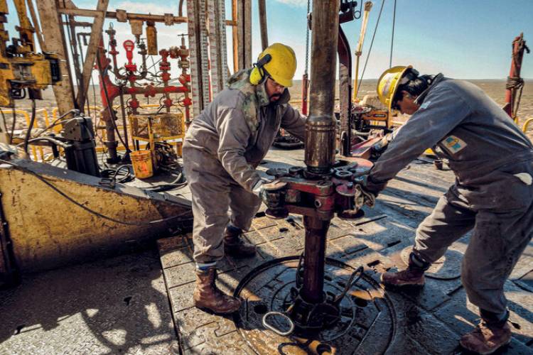 PETRÓLEO, AGRO Y MINERÍA, EN ALZA