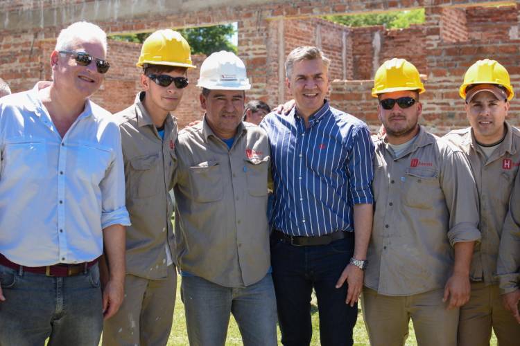 GENERAL VEDIA: EL GOBERNADOR ZDERO INSPECCIONÓ HOY EL AVANCE DE OBRAS DEL HOSPITAL Y TAMBIÉN, ESTUVO EN EL CENTRO DE JUBILADOS Y PENSIONADOS