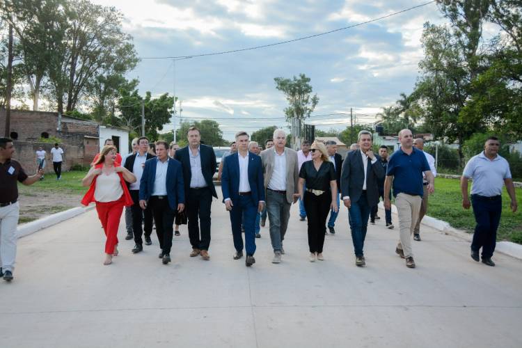 CON MÚLTIPLPES INAUGURACIONES Y AYUDAS, EL GOBERNADOR ZDERO CELEBRÓ EL 140° ANIVERSARIO DE PRESIDENCIA ROCA