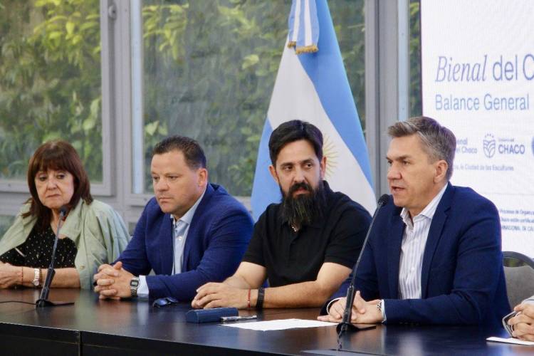 EL GOBERNADOR ZDERO JUNTO A LA FUNDACIÓN URUNDAY HICIERON LA PRESENTACIÓN PÚBLICA DEL BALANCE DE LA BIENAL 2024  