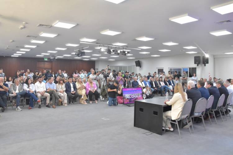 LEGISLADORES ACOMPAÑARON AL GOBERNADOR EN EL ANUNCIO DE UNA NUEVA LICITACIÓN PARA LA FINALIZACIÓN DEL 2º ACUEDUCTO DEL CHACO