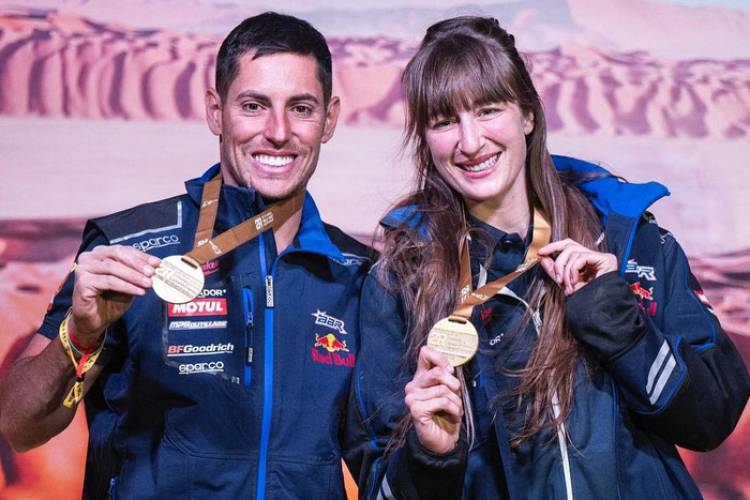 DAKAR 2025: CAVIGLIASSO Y PERTEGARINI NO AFLOJAN