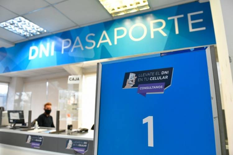 EL GOBIERNO AUMENTÓ LOS PRECIOS DE LA OBTENCIÓN Y RENOVACIÓN DEL DNI Y EL PASAPORTE: CUÁNTO COSTARÁN