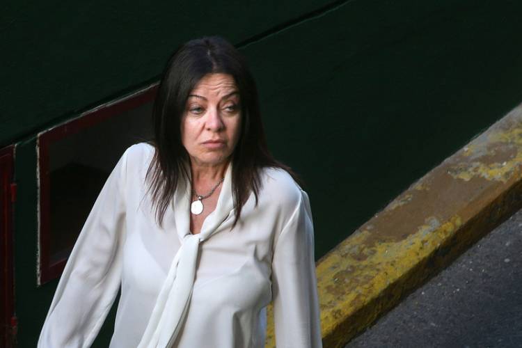 PETTOVELLO SUMA OTRA DENUNCIA: ENCONTRARON ÚTILES ESCOLARES Y COMIDA "POR PUDRIRSE"