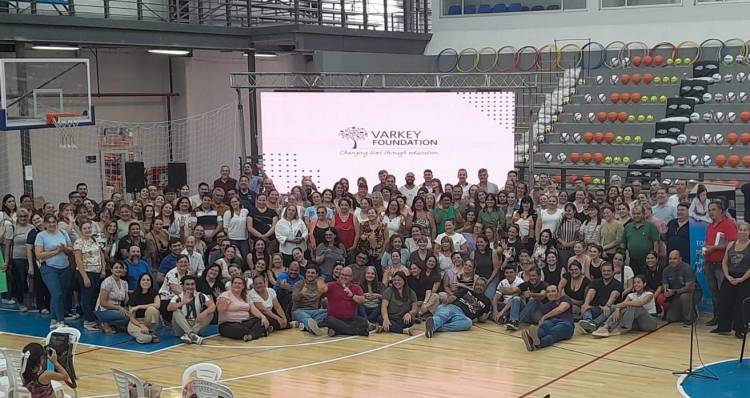 RED APRENDE: CUATRO JORNADAS INTENSAS DE FORMACIÓN DOCENTE PARA FORTALECER EL LIDERAZGO E INNOVACIÓN EDUCATIVA