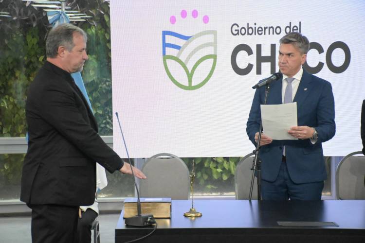 LEGISLADORES ACOMPAÑARON LA JURA DE SERGIO LENCOVICH Y ALICIA TORRES COMO DEFENSOR DEL PUEBLO Y ADJUNTA DEL CHACO