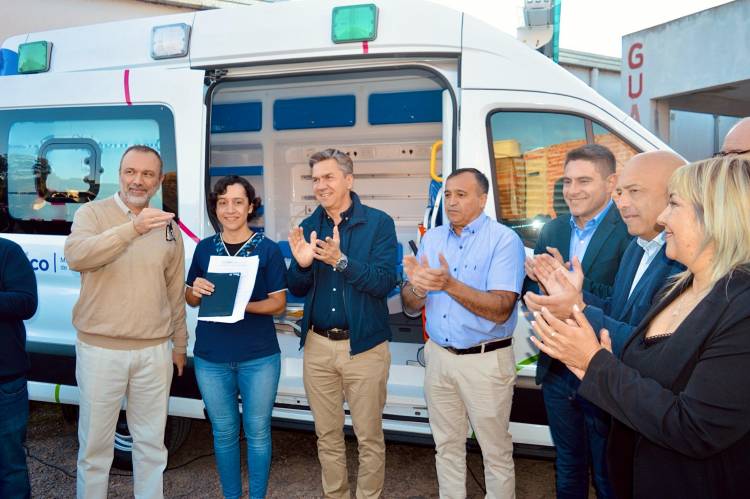 ENTREGA DE AMBULANCIA AL HOSPITAL DE PUERTO TIROL: “TRABAJAMOS EN LA CONSOLIDACIÓN DE LA RED SANITARIA” DIJO EL GOBERNADOR ZDERO 