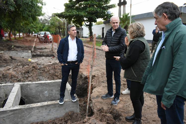 MÁS DESARROLLO PARA RESISTENCIA: AVANZA LA PAVIMENTACIÓN Y LOS DESAGÜES EN LA AVENIDA 9 DE JULIO: “ESTAMOS RECUPERANDO EL PERFIL URBANO DE LA CIUDAD” DIJO EL GOBERNADOR