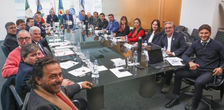 BS. AS: LA VICEGOBERNADORA SCHNEIDER REPRESENTÓ AL CHACO EN LA REUNIÓN POR LA REASIGNACIÓN DE FONDOS A LAS PROVINCIAS