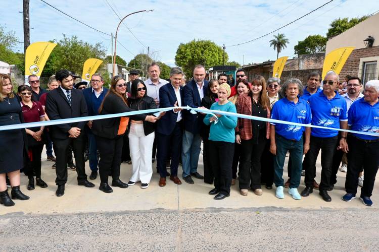 137º AÑOS DE PUERTO TIROL: EL GOBERNADOR ZDERO HABILITÓ NUEVAS CUADRAS DE PAVIMENTO Y POSTAS DE EJERCITACIÓN EN EL ACCESO A LA LOCALIDAD