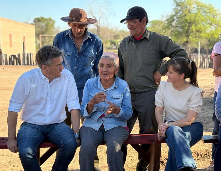 ZDERO CUMPLIÓ: LLEGÓ POR PRIMERA VEZ, EL AGUA POTABLE AL PARAJE EL CAUDILLO, EN EL IMPENETRABLE