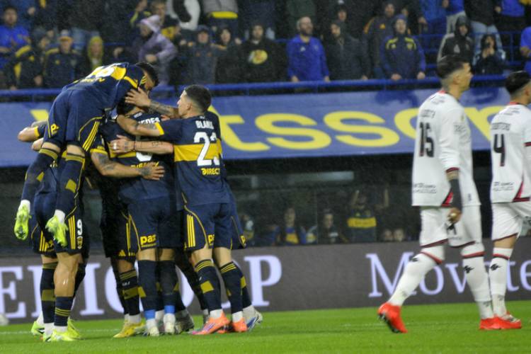 CON GOLES Y CON JUEGO, BOCA SE INSTALÓ EN LO MÁS ALTO 