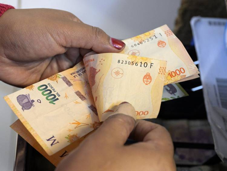 AGUINALDOS POSTERGADOS, ENDEUDAMIENTO RÉCORD Y UNA INVERSIÓN MILLONARIA EN UN PARQUE ACUÁTICO REAVIVAN EL DEBATE SOBRE LAS PRIORIDADES DEL EJECUTIVO CHAQUEÑO.